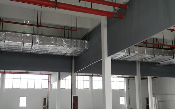 双河挡烟垂壁定位误差控制在2‰以内