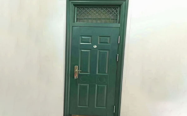 双河学校教室门