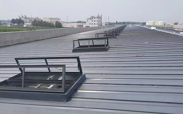 某中学室内体育馆双河排烟窗改造项目