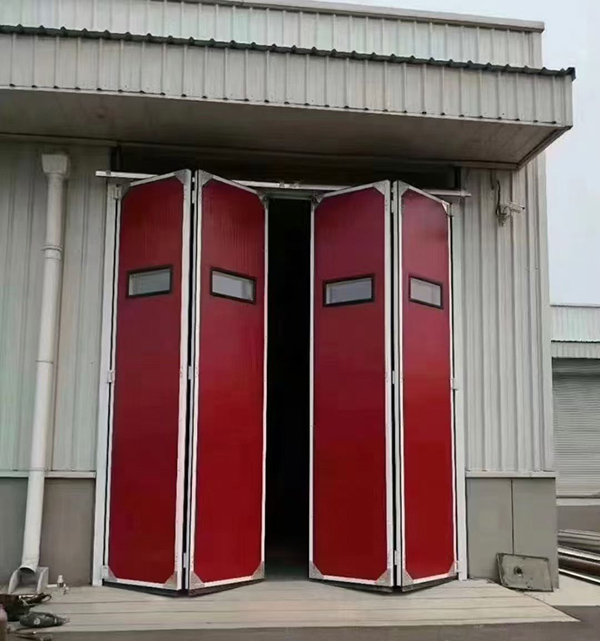 双河工业折叠门在大型装配车间出入口的应用实例