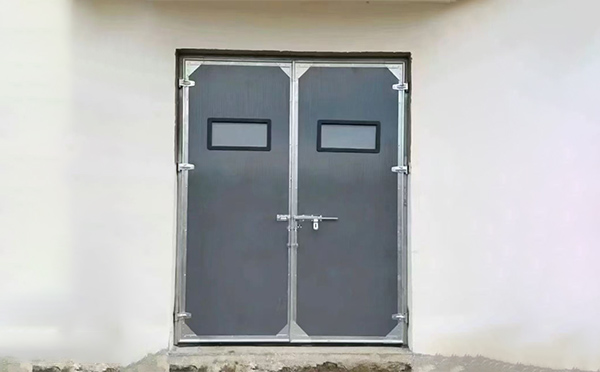 双河工业门在高温作业区域的运行表现