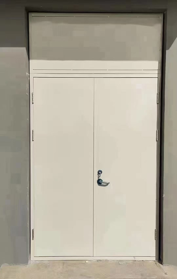 展览馆项目完成大跨度双河防火门安装